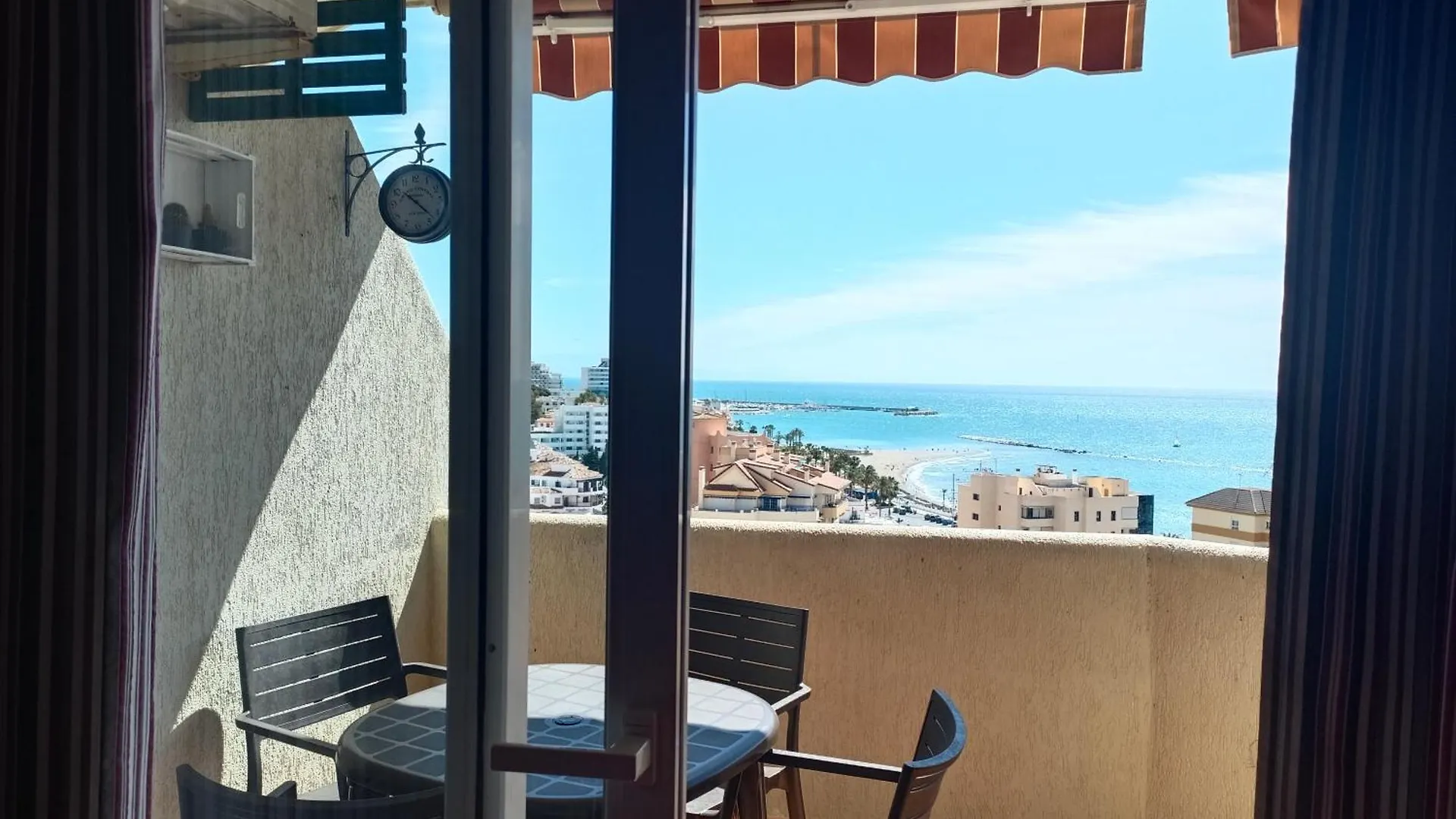 Estudio Con Vistas En Primera Linea De Playa Benalmadena Spain