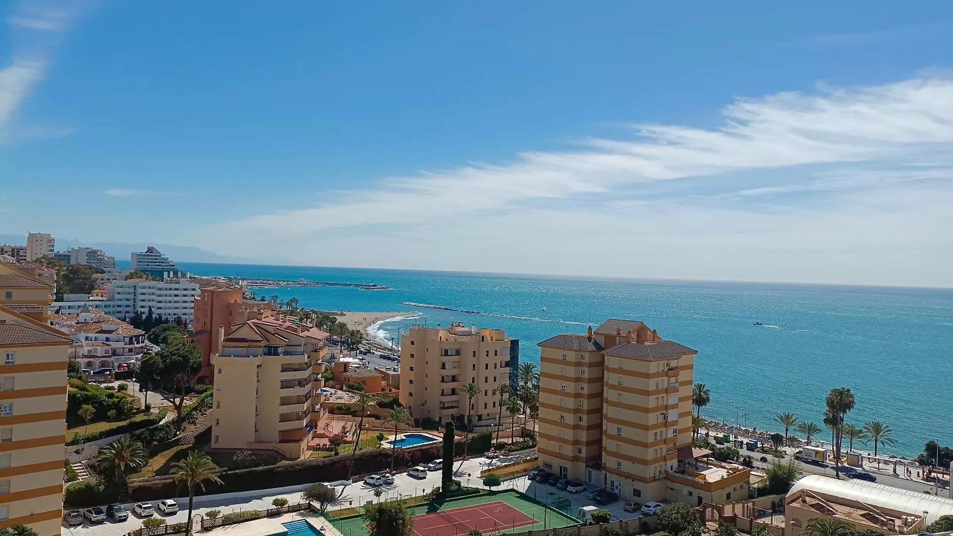 Estudio Con Vistas En Primera Linea De Playa Benalmadena